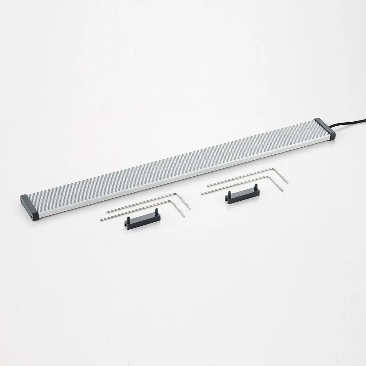 Chihiros B Series aquarium lighting with adjustable brackets and extendable legs, featuring a sleek aluminum alloy construction.
